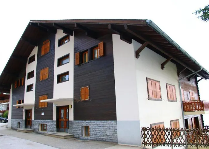 Bellevue Apartment *